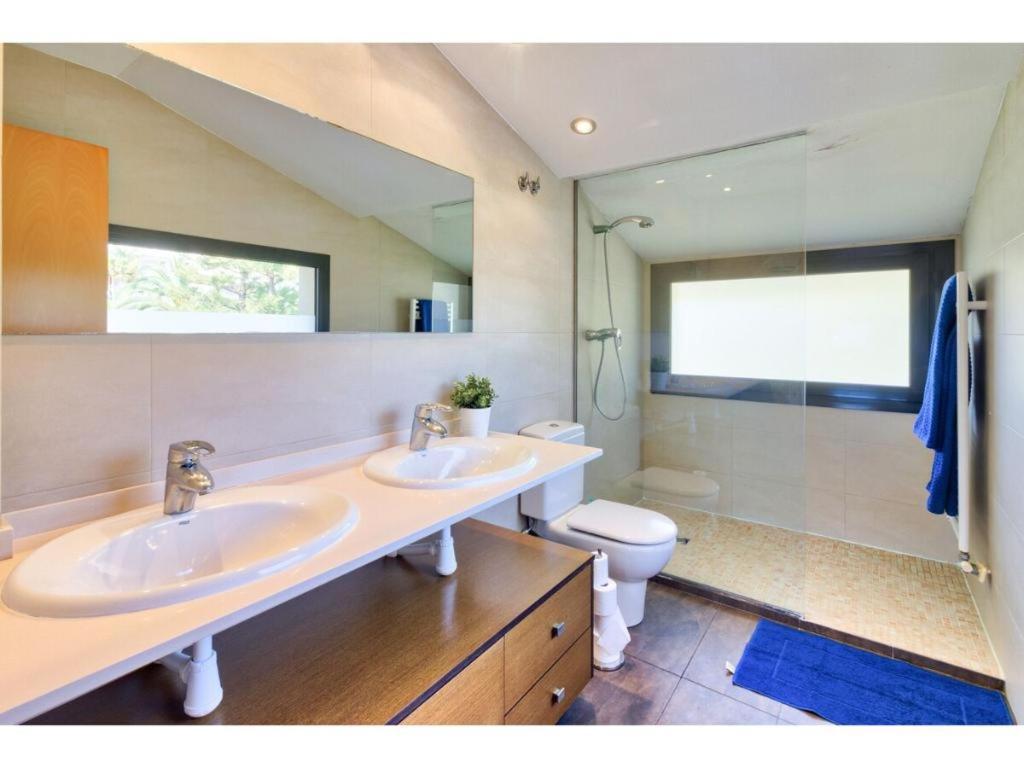 Sunny House Villa ซาน เปเร เด ริเบส ภายนอก รูปภาพ
