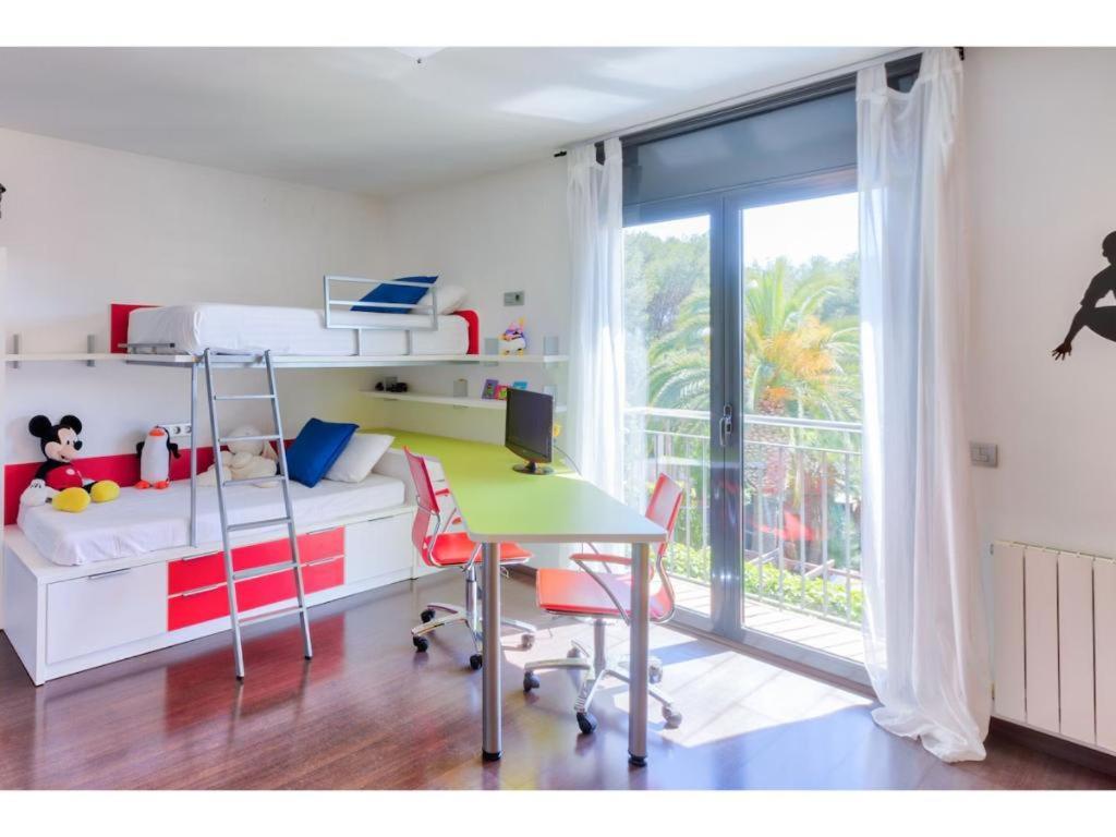 Sunny House Villa ซาน เปเร เด ริเบส ภายนอก รูปภาพ